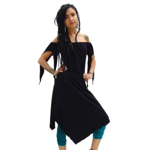Asymmetrisches Kleid mit Carmenausschnitt im Elfen und Feen Punk Look